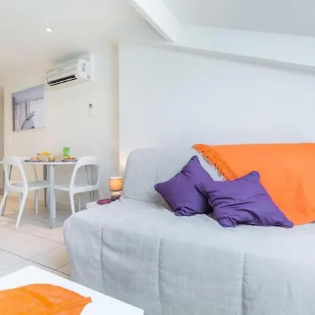 Апартаменты Port 2 - Spacious And W Ac On The Port